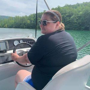 Meet your Posher, Kelly